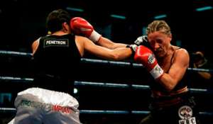 SIMONA GALASSI campionessa mondiale boxe WBC